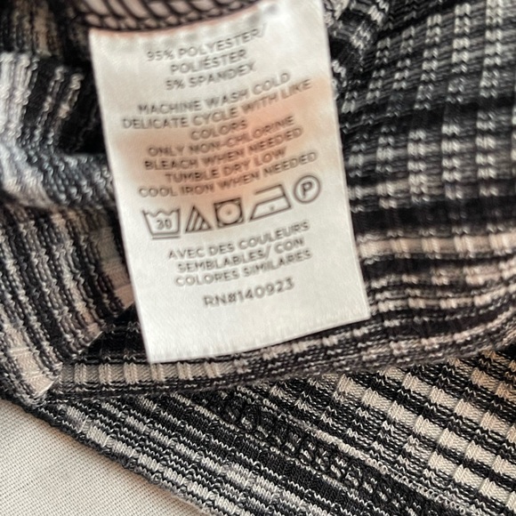 Loft Outlet Size Medium ribbed mock wrap V-Beck top, in great condition - Picture 13 of 16